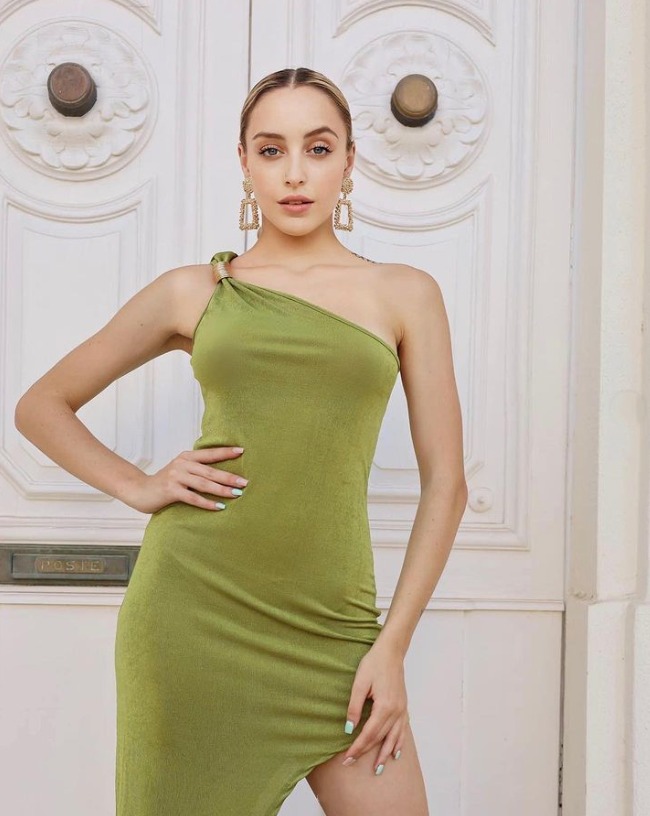 Hayley — Model & Hostess in Ħaż-Żabbar photo 1