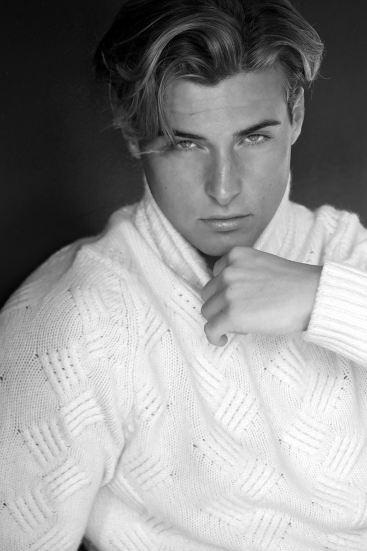 Sacha — Model & Host in Frasnes-lez-anvaing photo 1