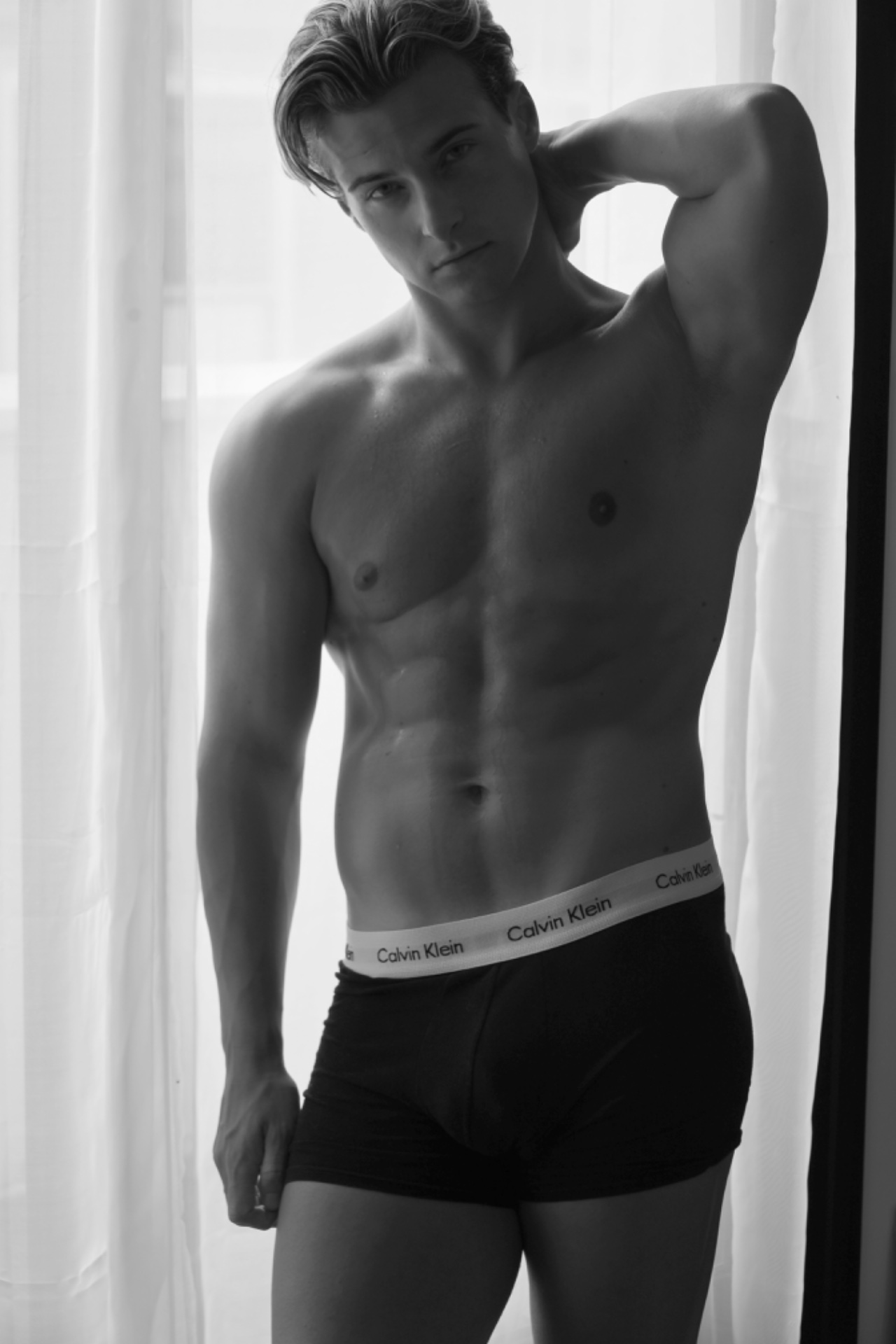 Sacha — Model & Host in Frasnes-lez-anvaing photo 3