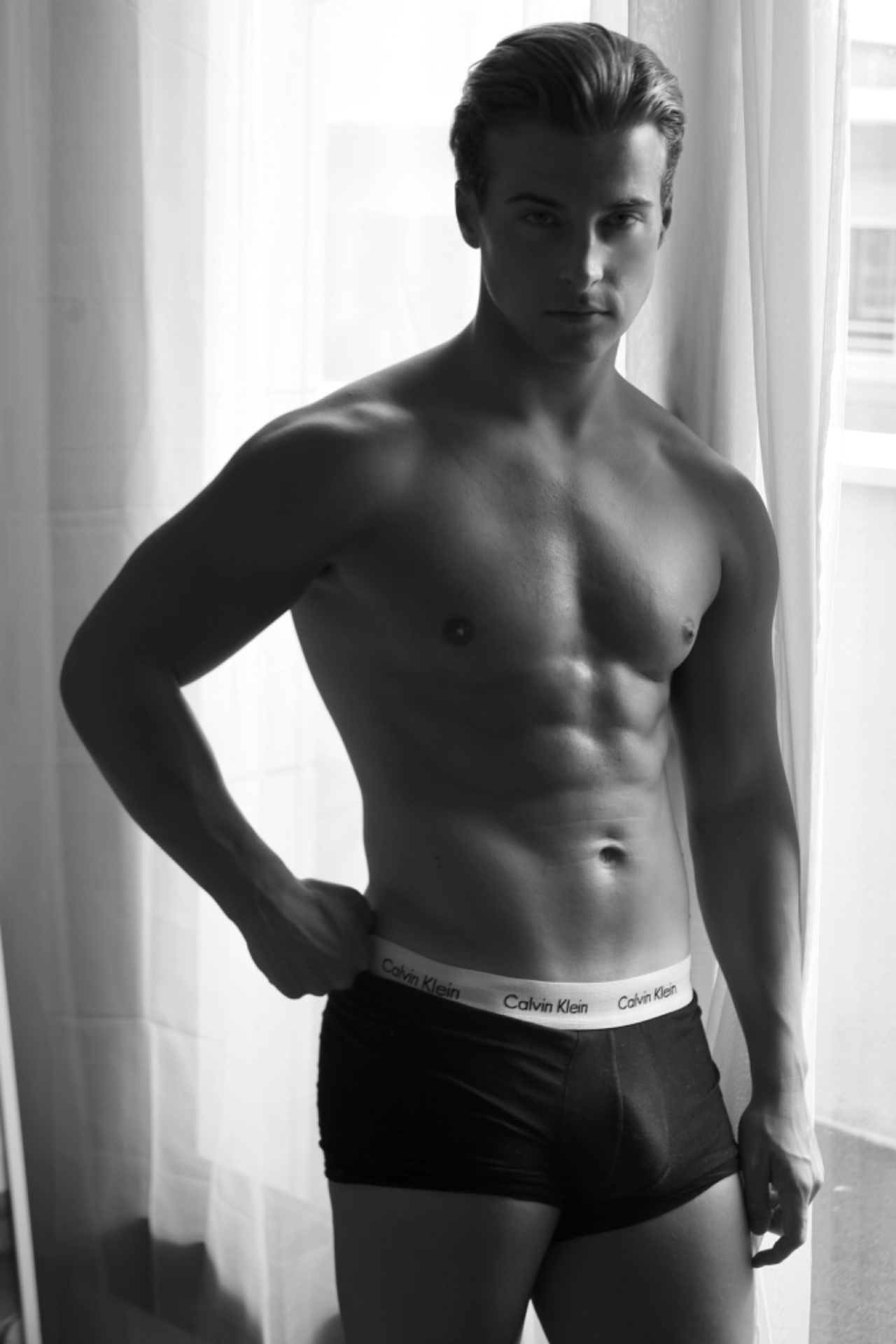 Sacha — Model & Host in Frasnes-lez-anvaing photo 4
