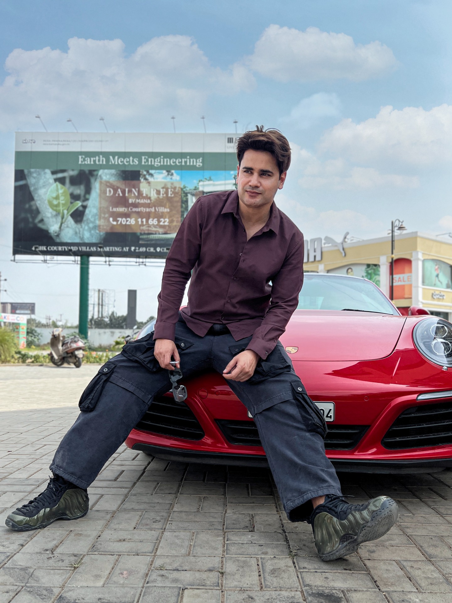 Niyaz — Model & Host in Chambourcy photo 1