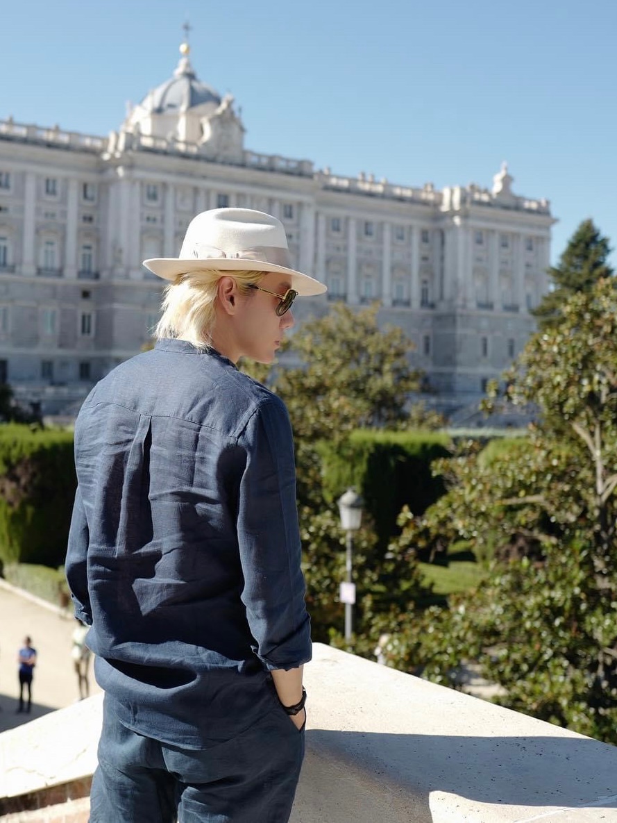 Ken — Model & Host in Paris photo 4