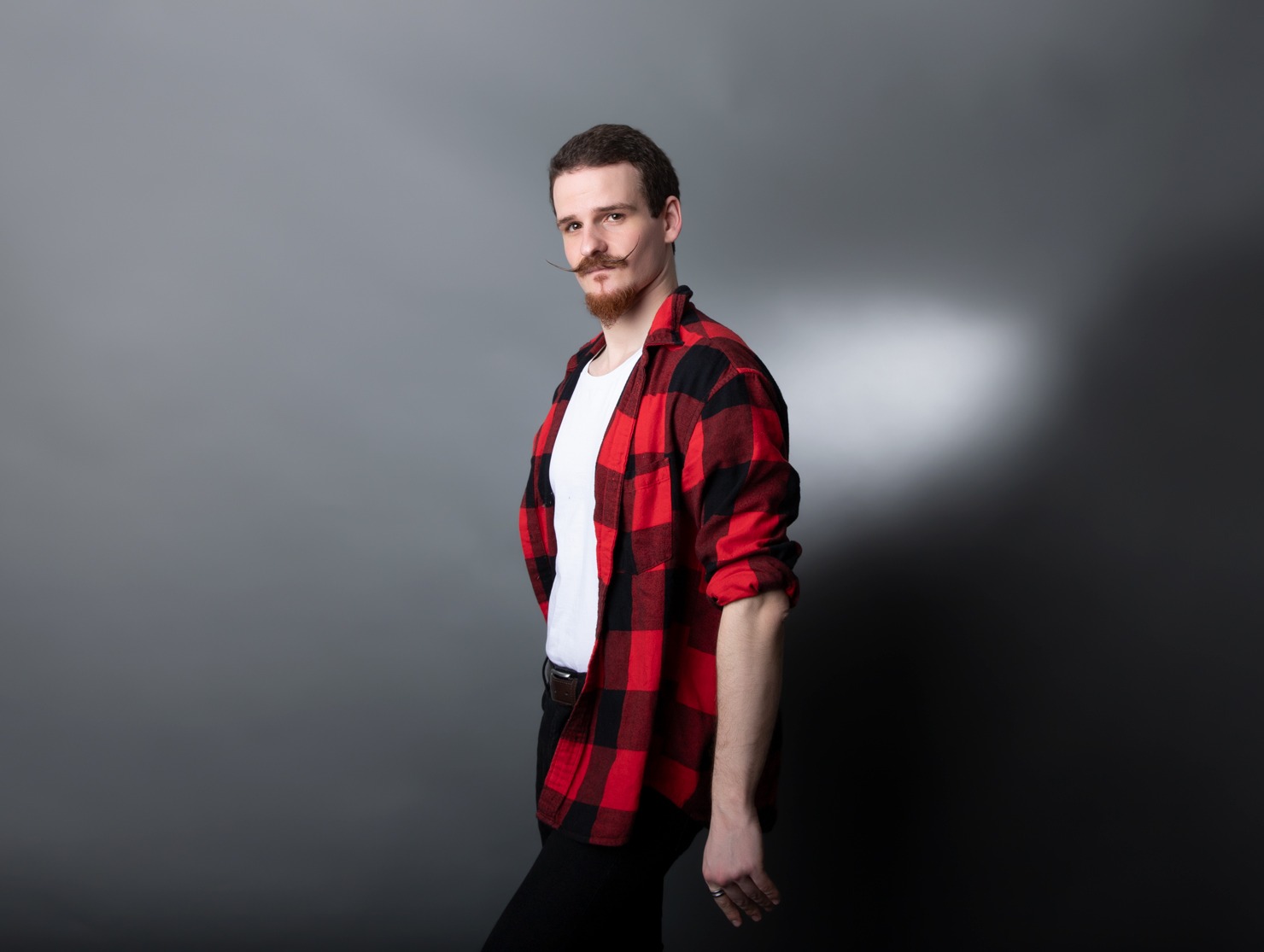 Valentin — Model & Host in Etterbeek photo 1
