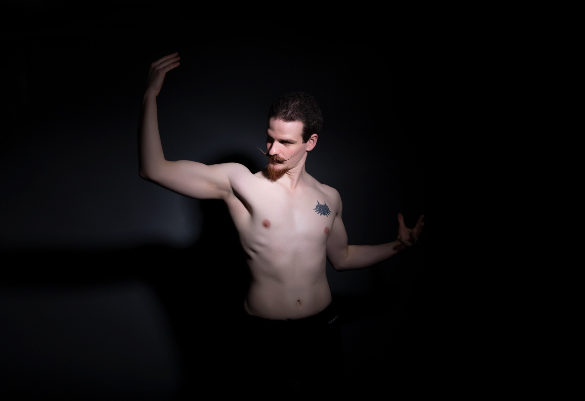 Valentin — Model & Host in Etterbeek photo 2