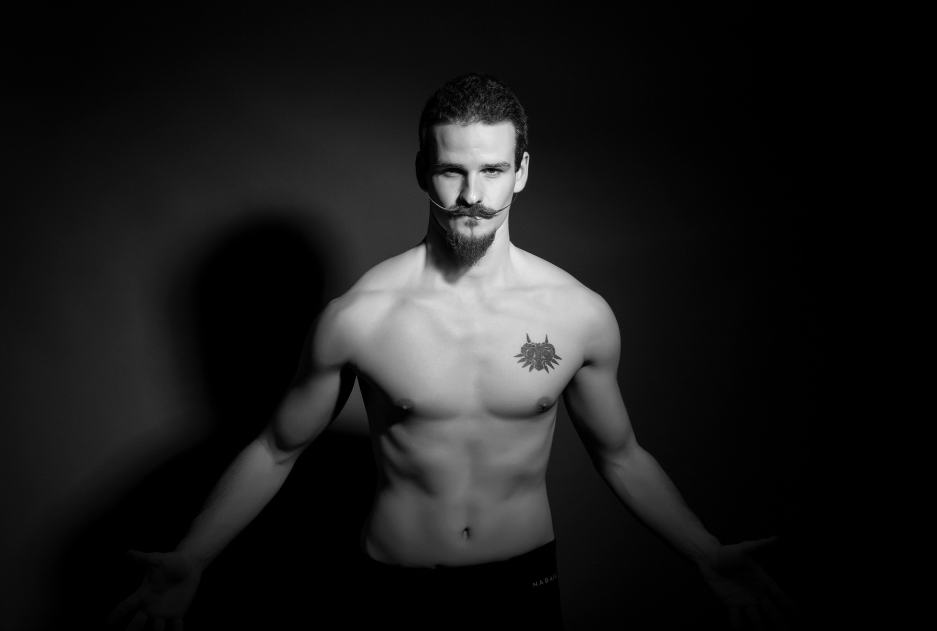 Valentin — Model & Host in Etterbeek photo 5