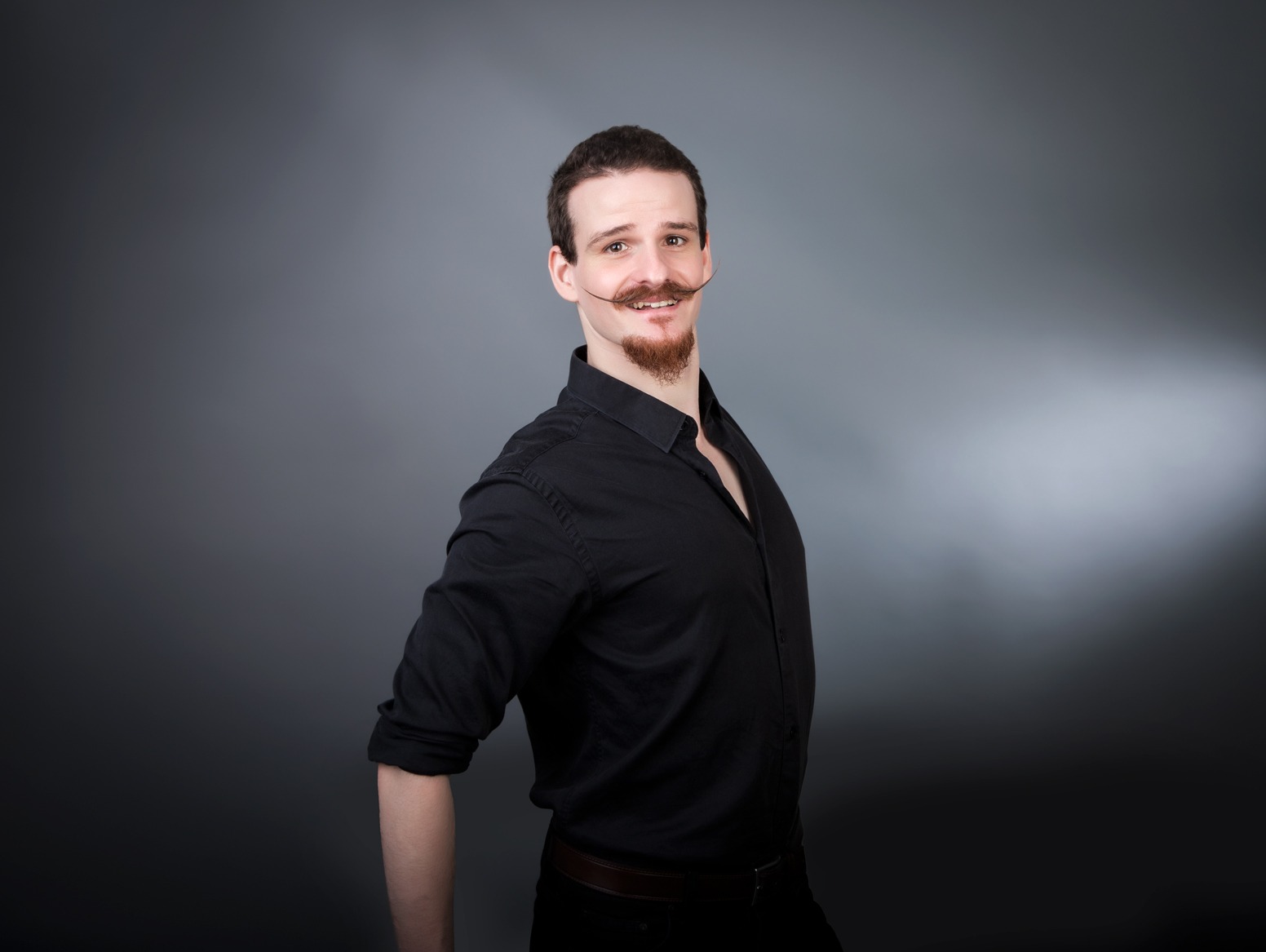 Valentin — Model & Host in Etterbeek photo 7