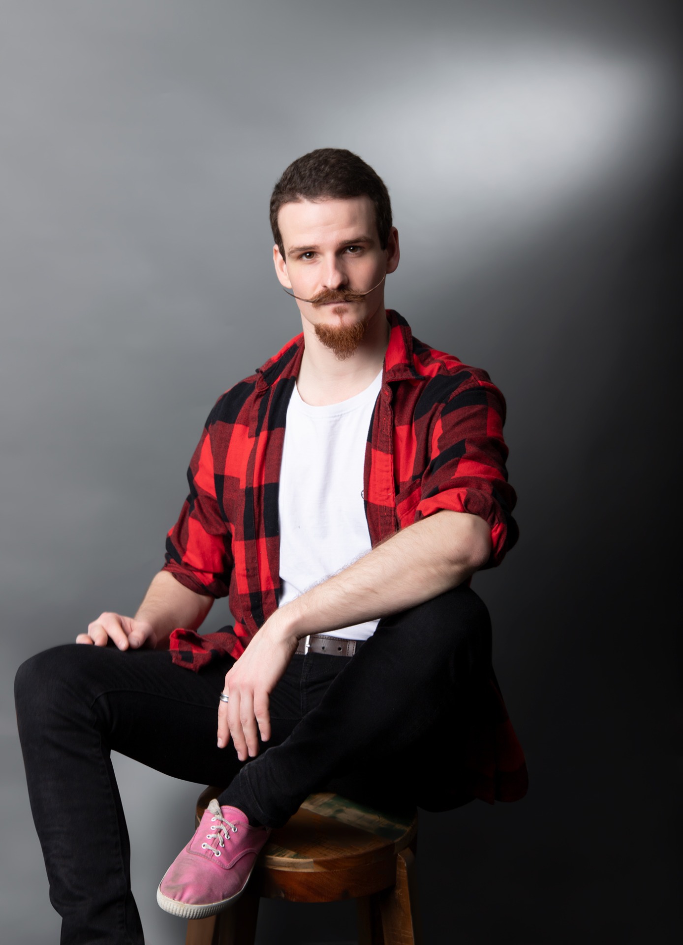 Valentin — Model & Host in Etterbeek photo 9