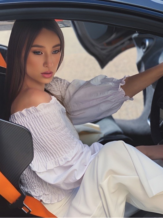 Katsiaryna — Model & Hostess in Greater London photo 12