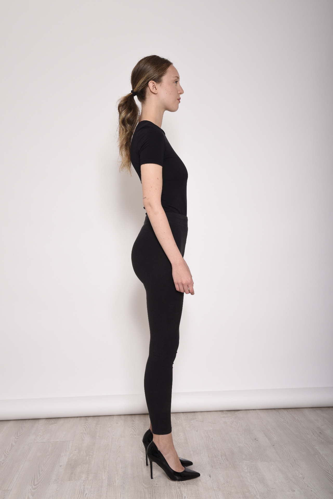 Chiara — Model & Hostess in Milano photo 8