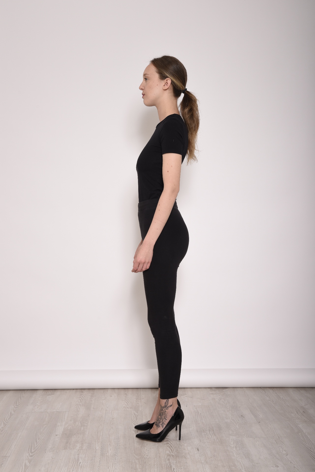Chiara — Model & Hostess in Milano photo 9
