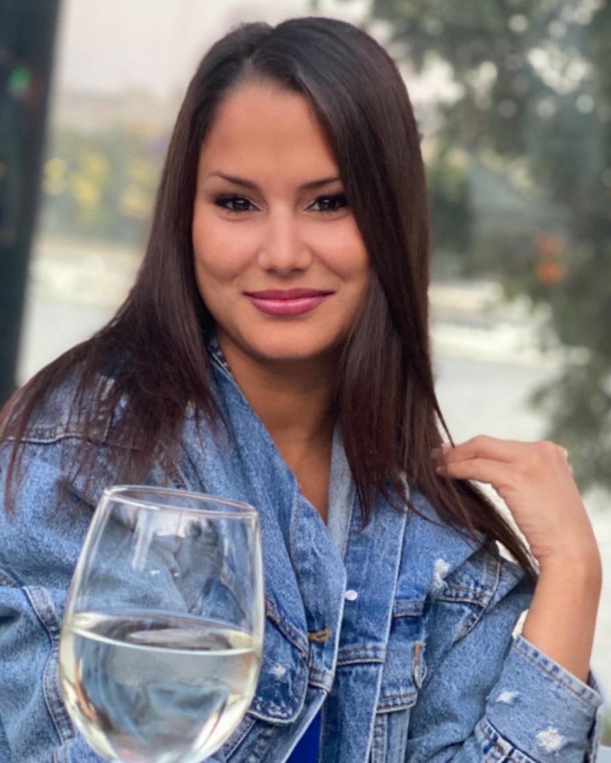 T&uuml;nde — Model & Hostess in Budapest photo 11