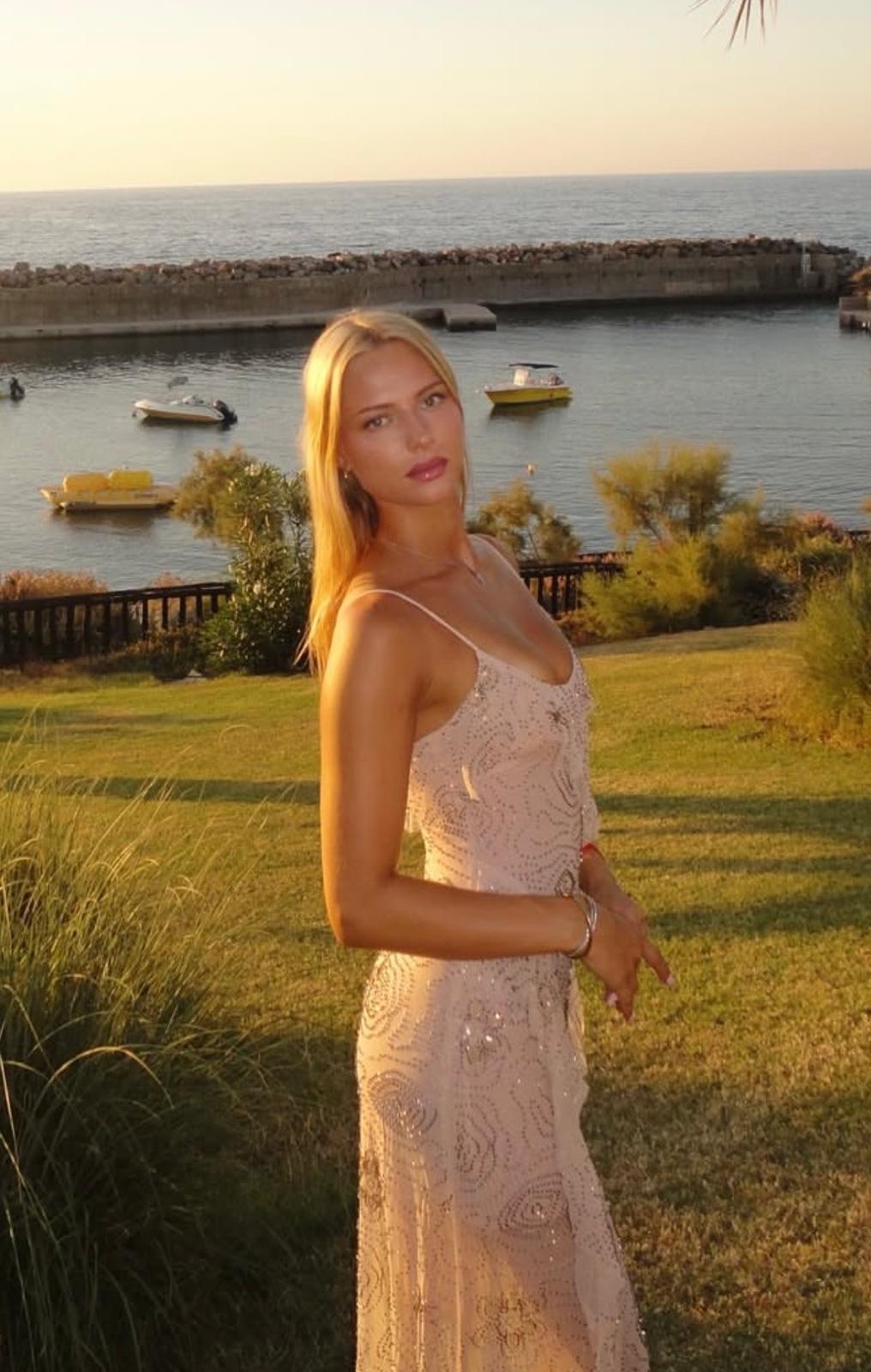 Vanessa — Model & Hostess in Barcelona photo 4