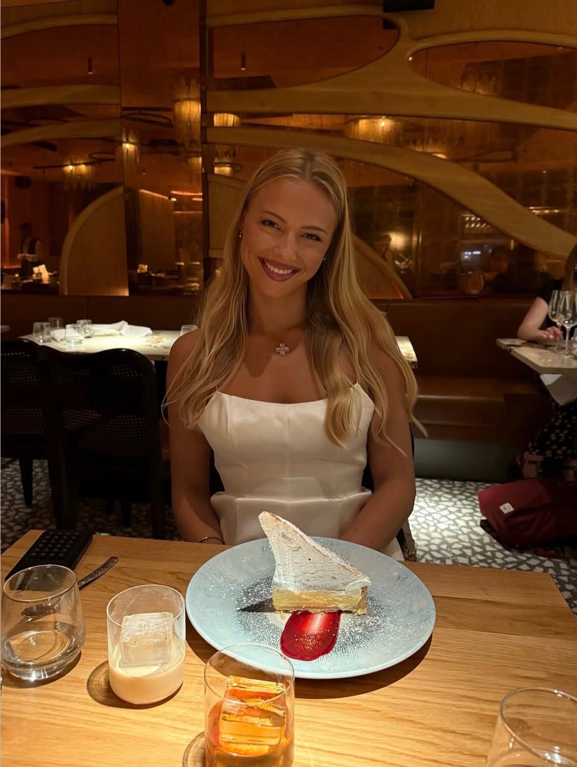 Vanessa — Model & Hostess in Barcelona photo 8
