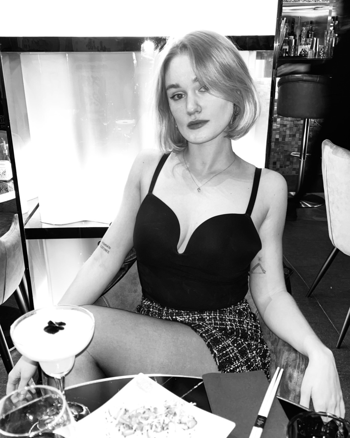 Natasha — Model & Hostess in Paris photo 1