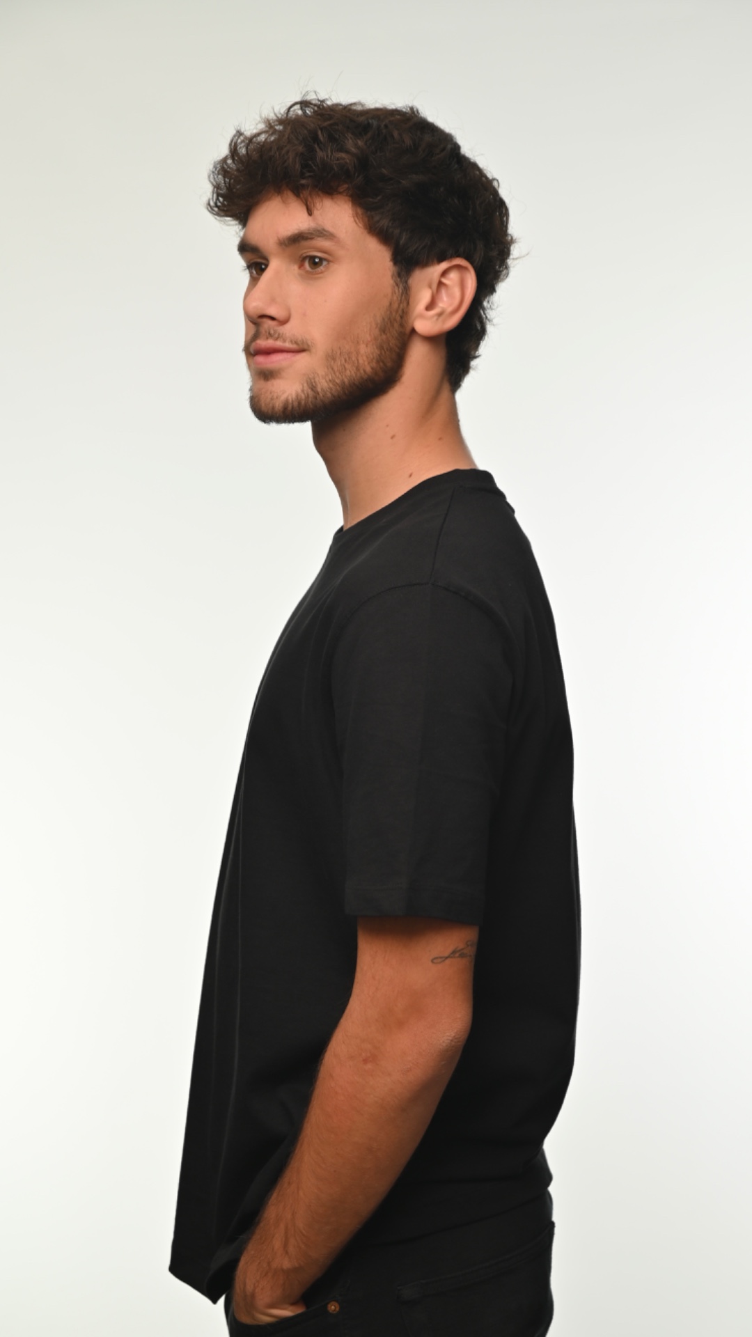 Tommaso — Model & Host in Brentasecca-sabbioncello photo 2