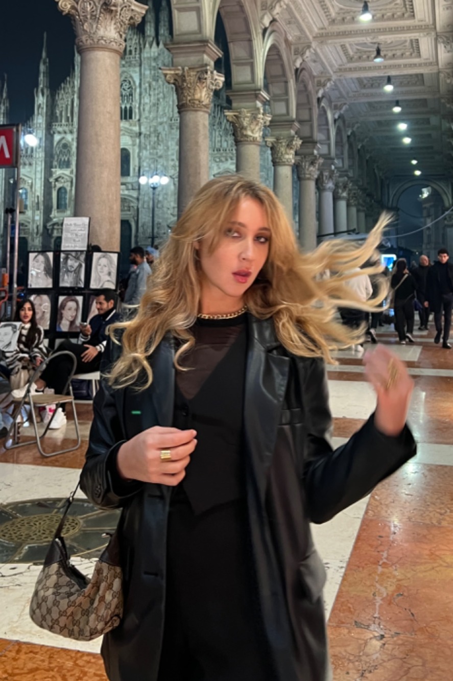 Lucrezia — Model & Hostess in Milano photo 1