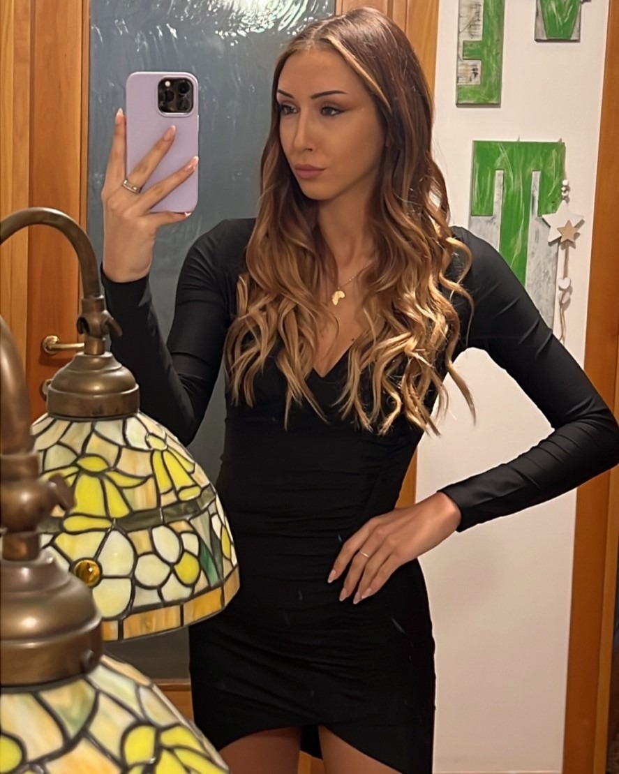 Giulia — Model & Hostess in Lugo Di Vicenza photo 5