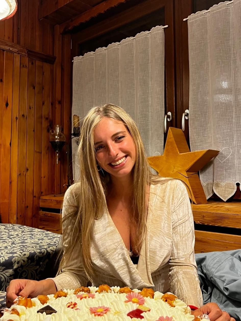 Luisa — Model & Hostess in Domaso photo 1