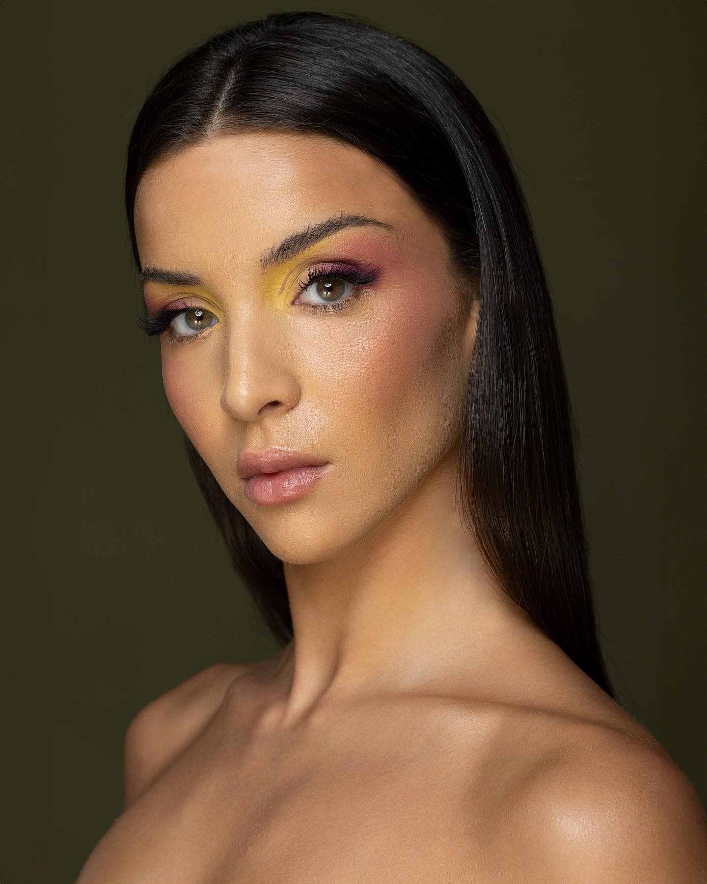 Laura photo 11 | Eye On Model