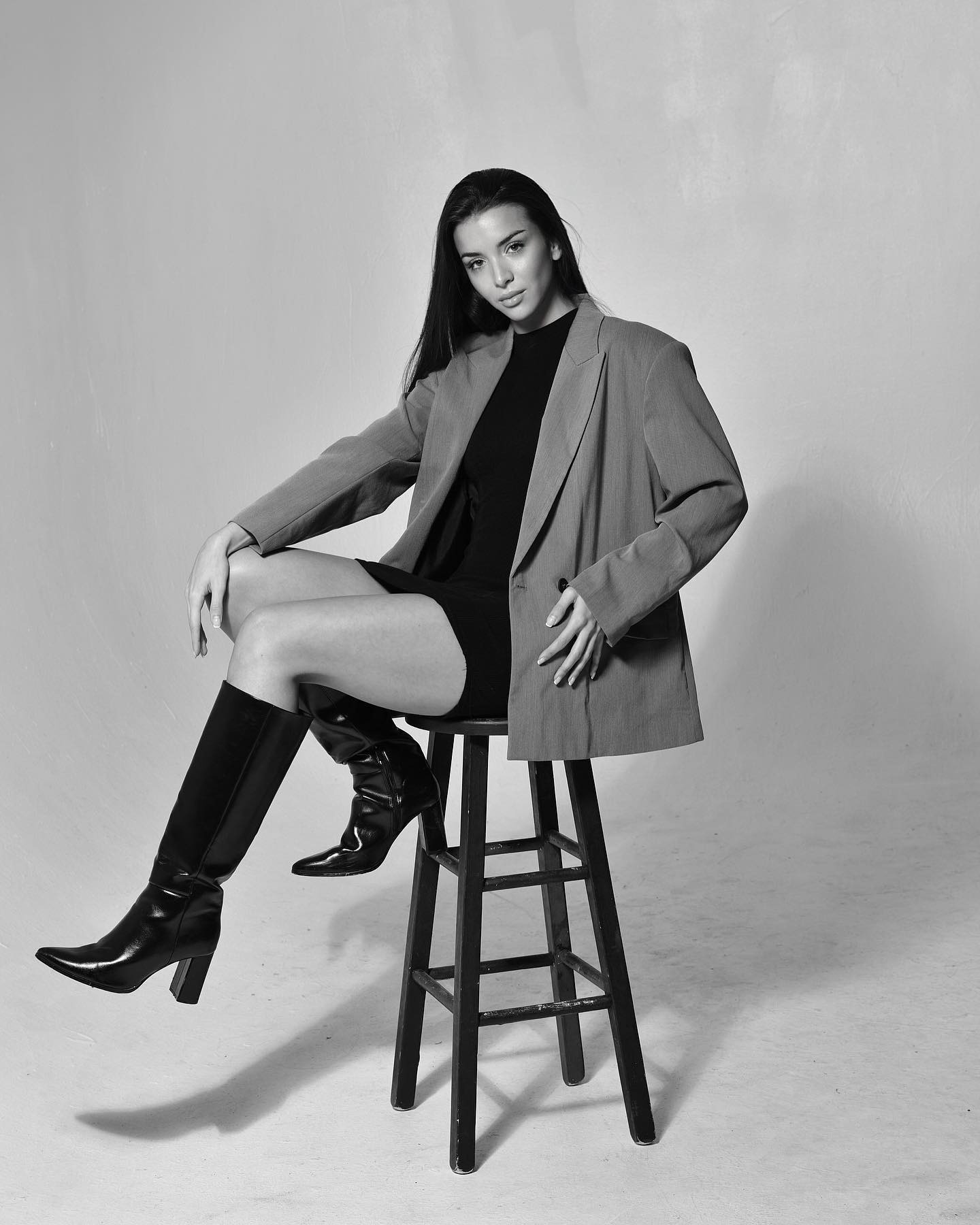 Laura photo 14 | Eye On Model