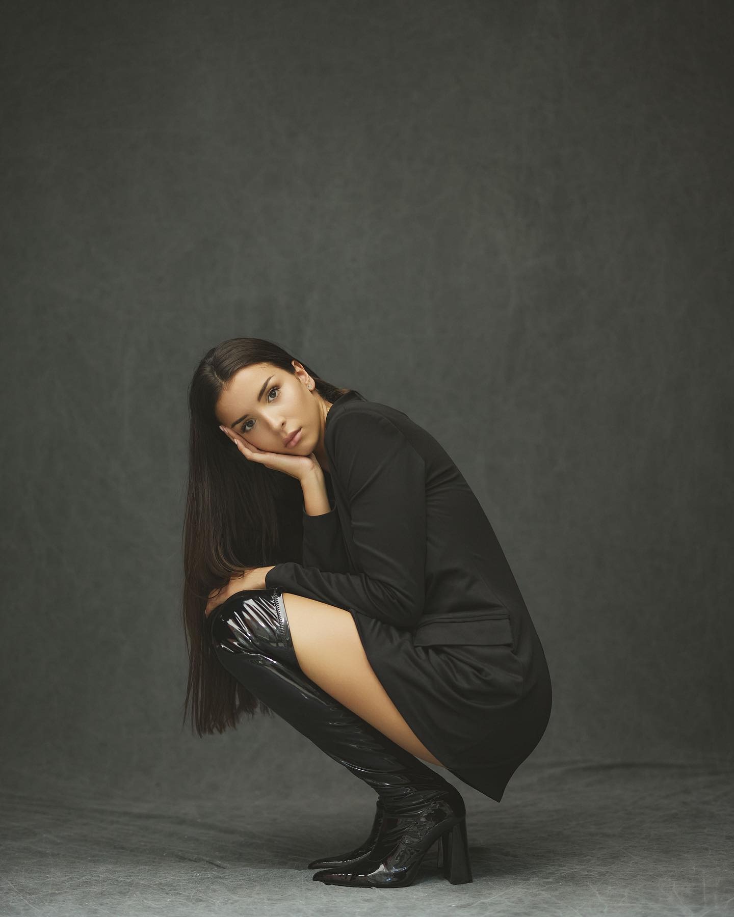 Laura photo 5 | Eye On Model