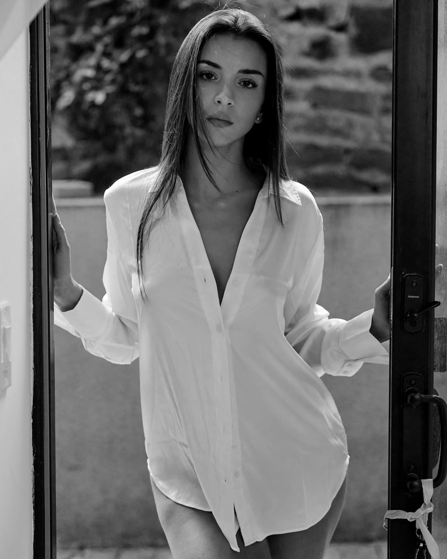 Laura photo 7 | Eye On Model
