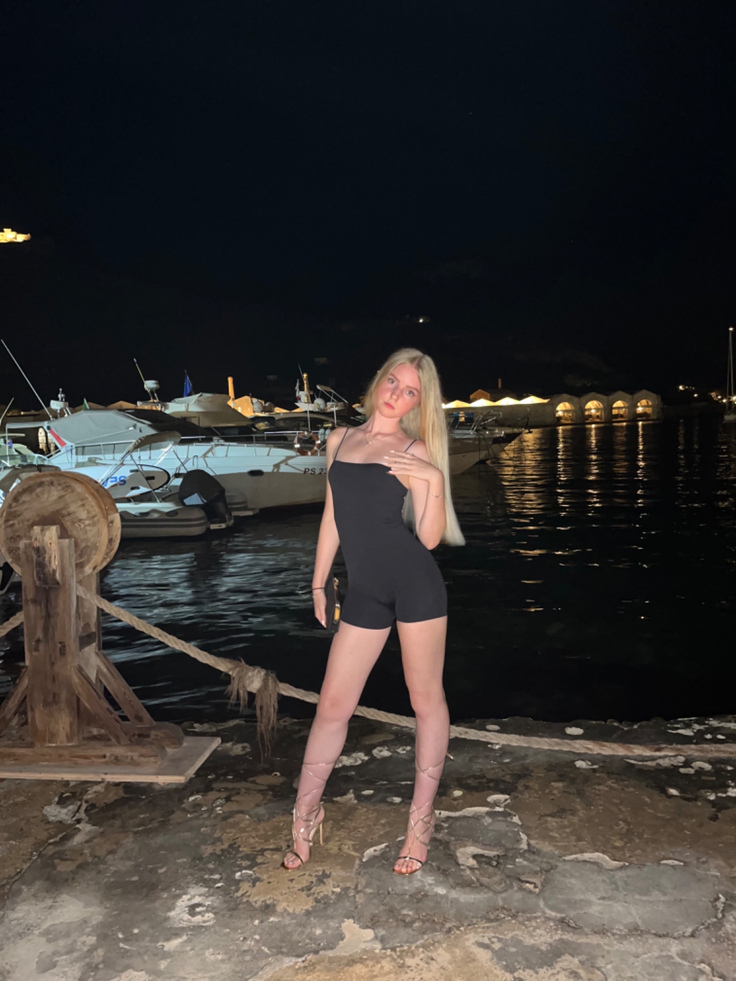 Anna — Model & Hostess in Milano photo 2