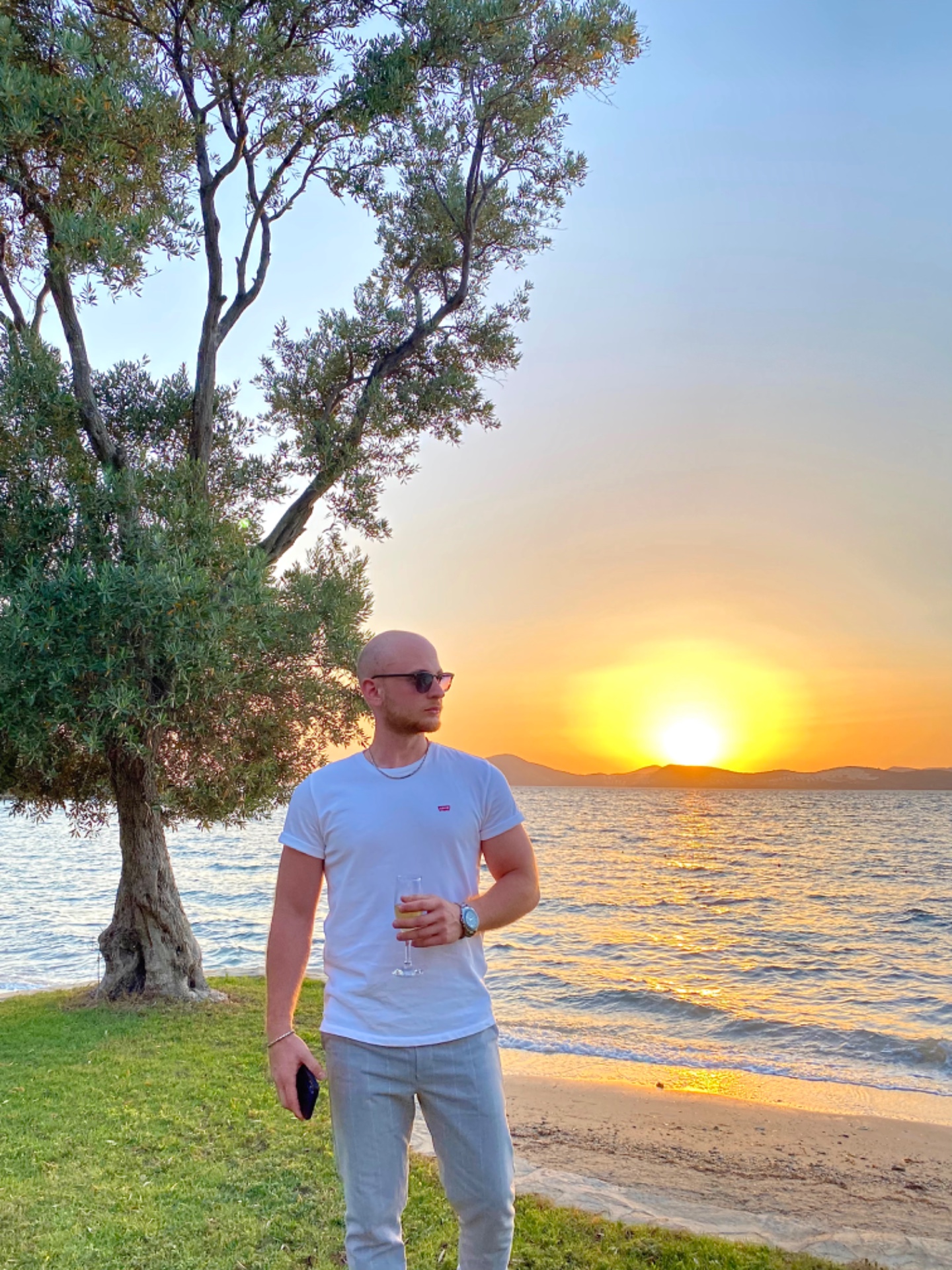 Ahmet Emre — Model & Host in Ke&ccedil;i&ouml;ren photo 1