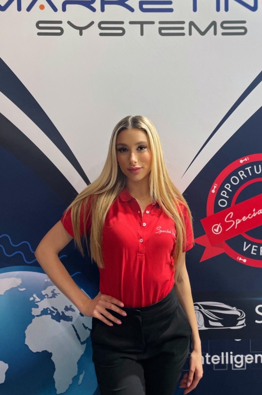 Giulia — Model & Hostess in Campagnola photo 2