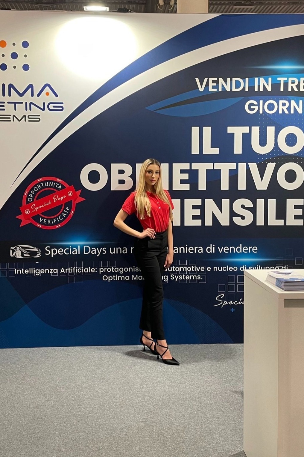 Giulia — Model & Hostess in Campagnola photo 3