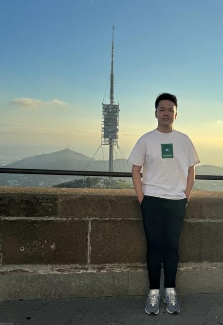 Ouxiang — Model & Host in Badalona photo 2