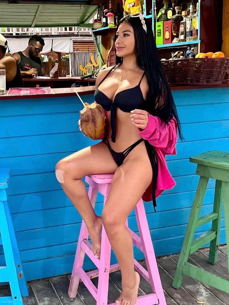 Emely — Model & Hostess in Dubai photo 6