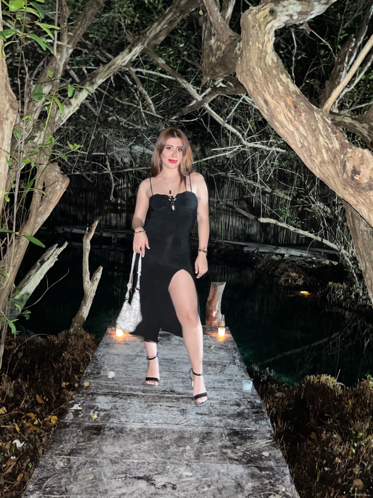 Noemi — Model & Hostess in Dub&aacute;i photo 2