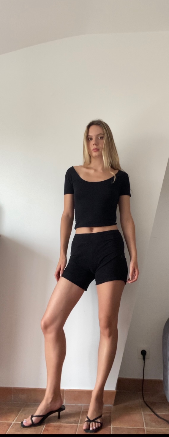 Margot — Model & Hostess in Paris photo 1