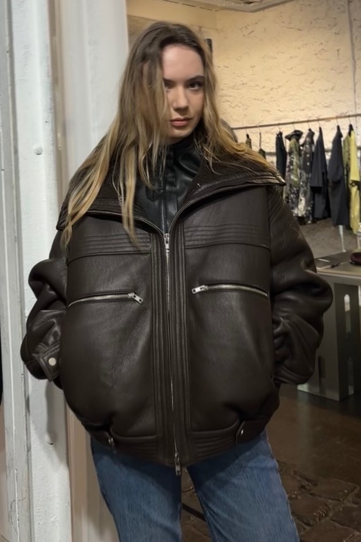 Margot — Model & Hostess in Paris photo 3