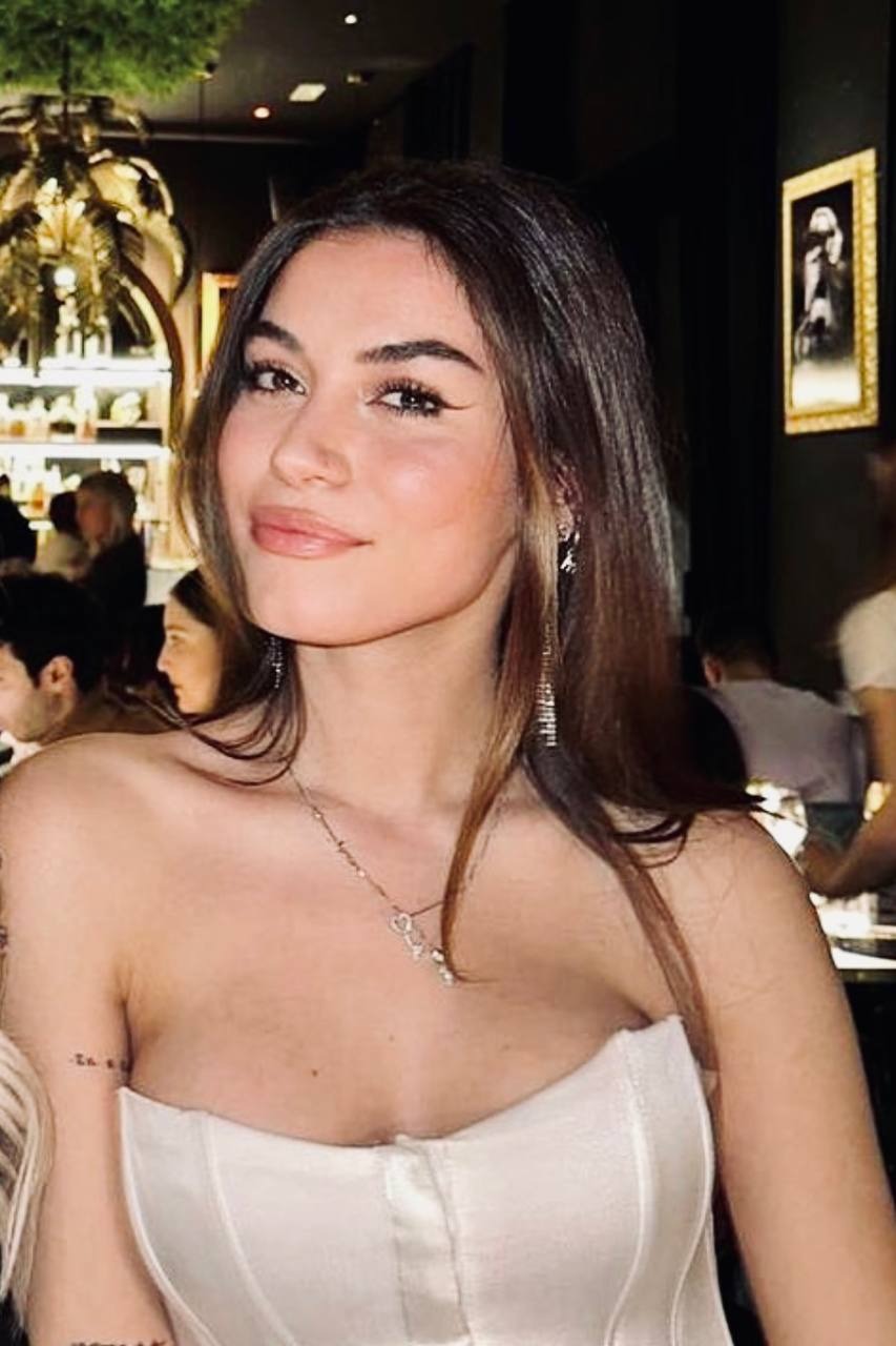 Arianna — Model & Hostess in Milano photo 1