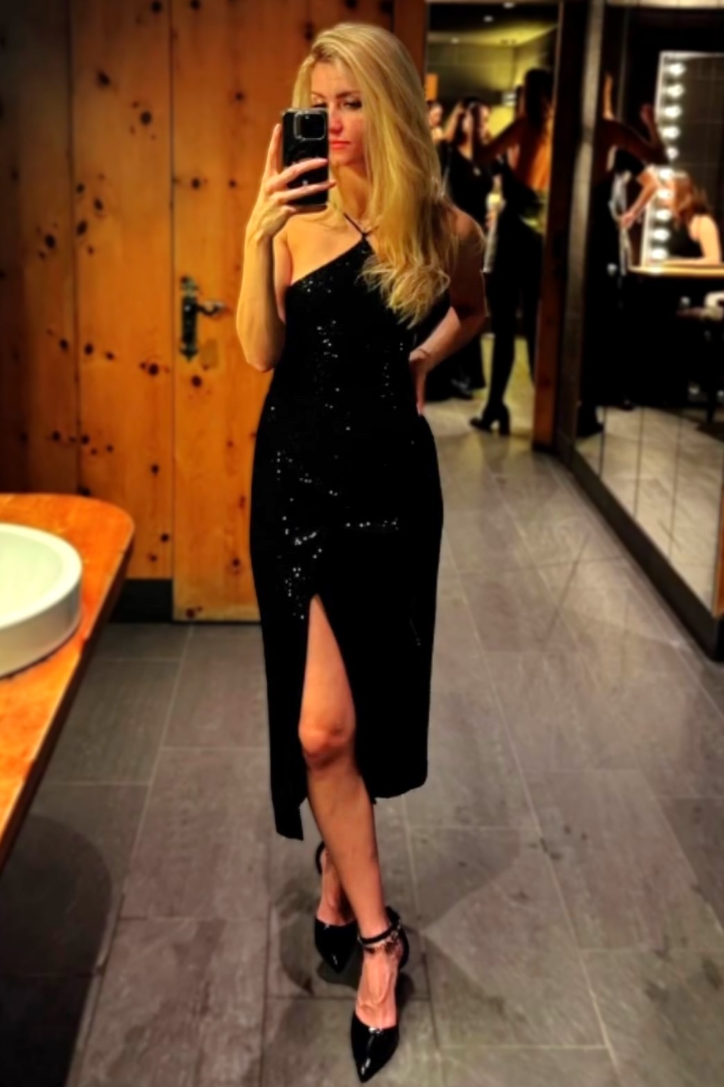 Marie — Model & Hostess in Saint Moritz photo 2