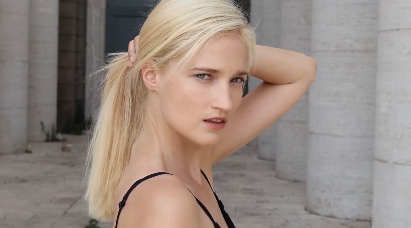 Pavlina — Model & Hostess in Roma photo 12
