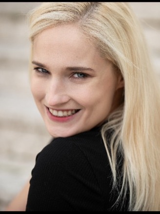 Pavlina — Model & Hostess in Roma photo 18