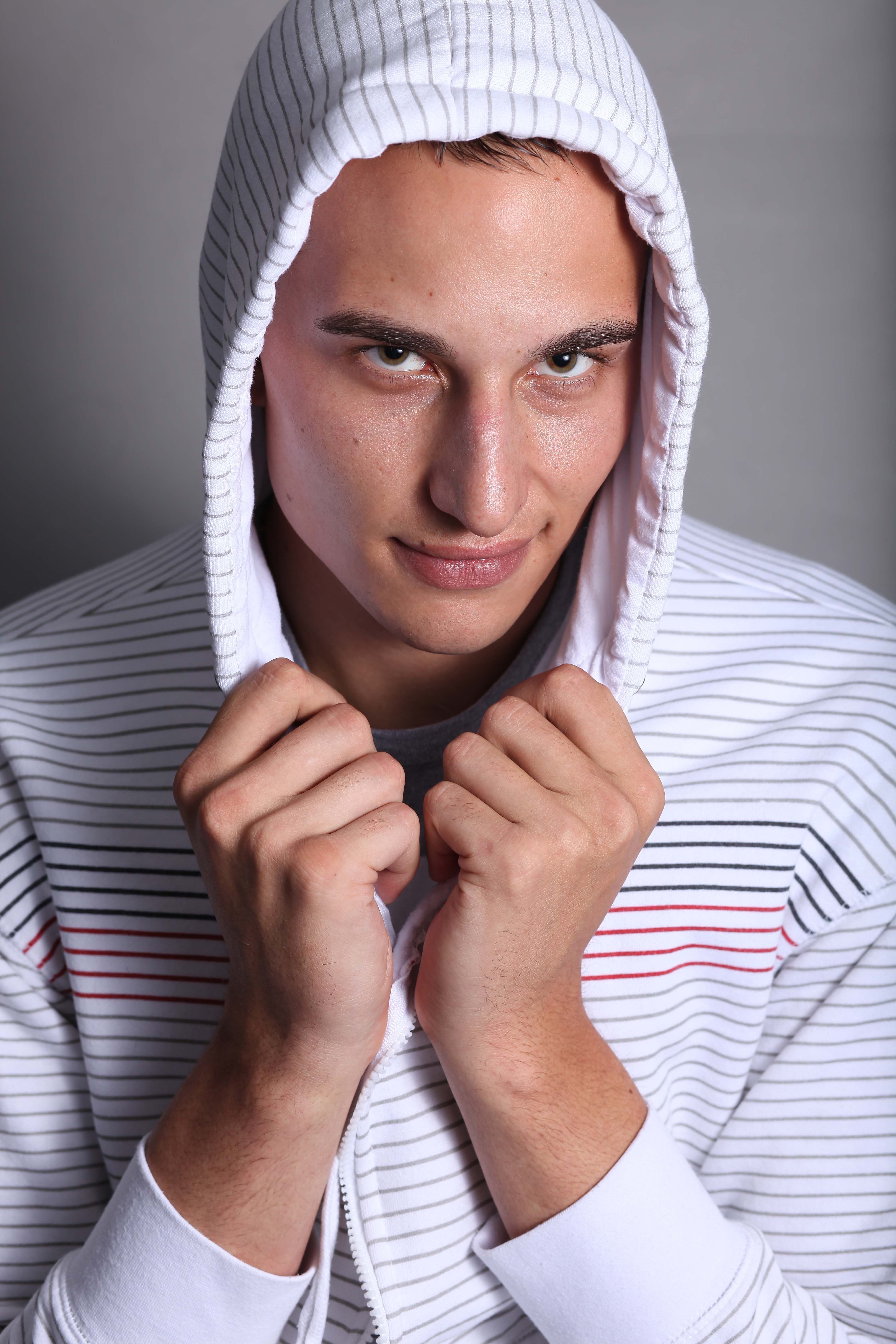 Jeremy — Model & Host in Namur photo 3