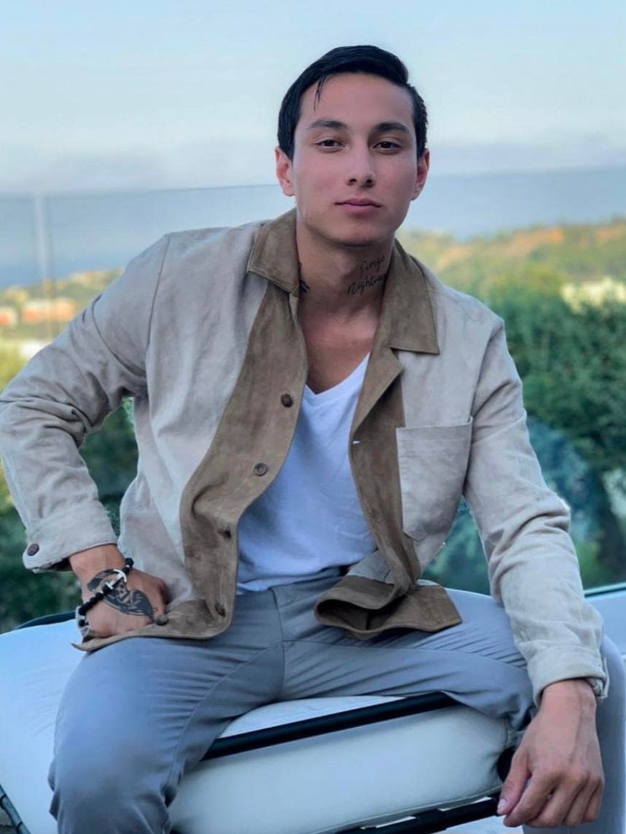 Gabriel — Model & Host in Barcelona photo 1