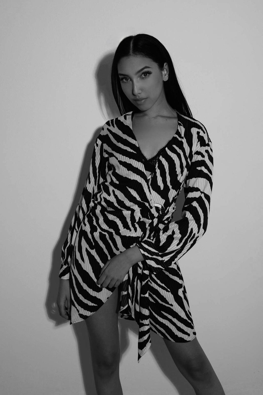 Dunya — Model & Hostess in Fontanelle photo 2