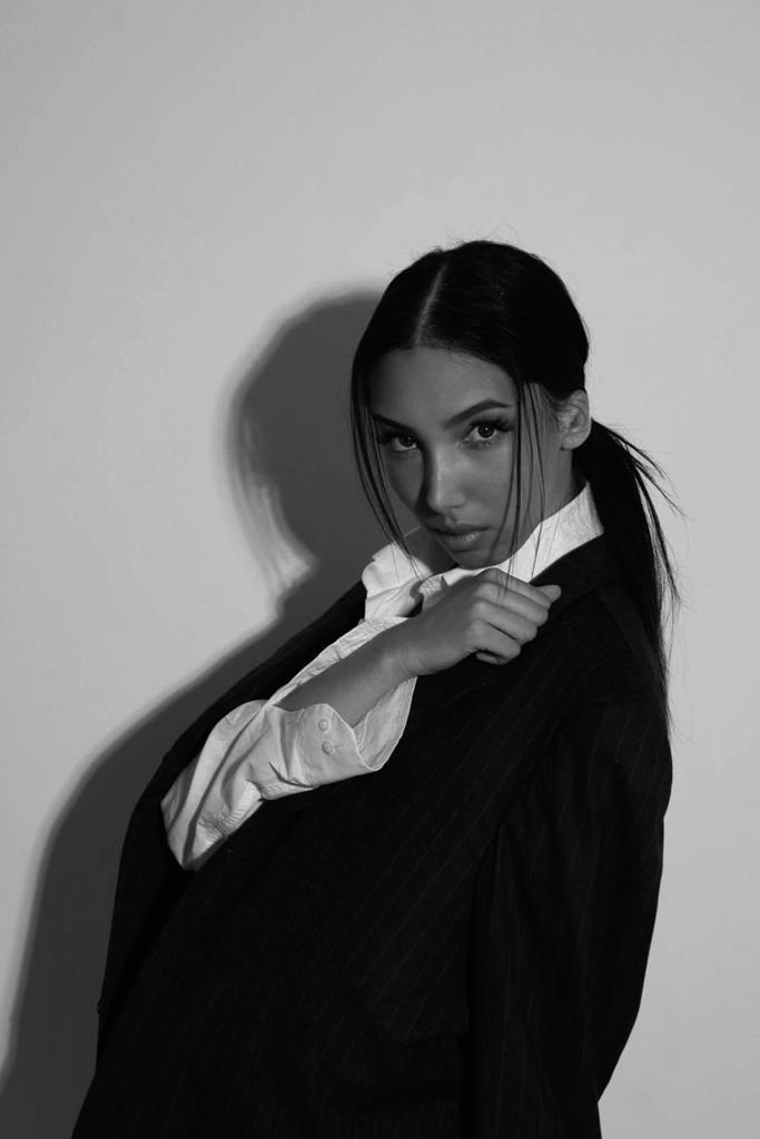 Dunya — Model & Hostess in Fontanelle photo 3