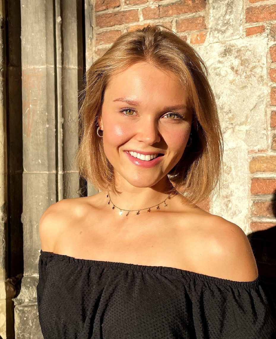 Esther — Model & Hostess in Barcelona photo 4