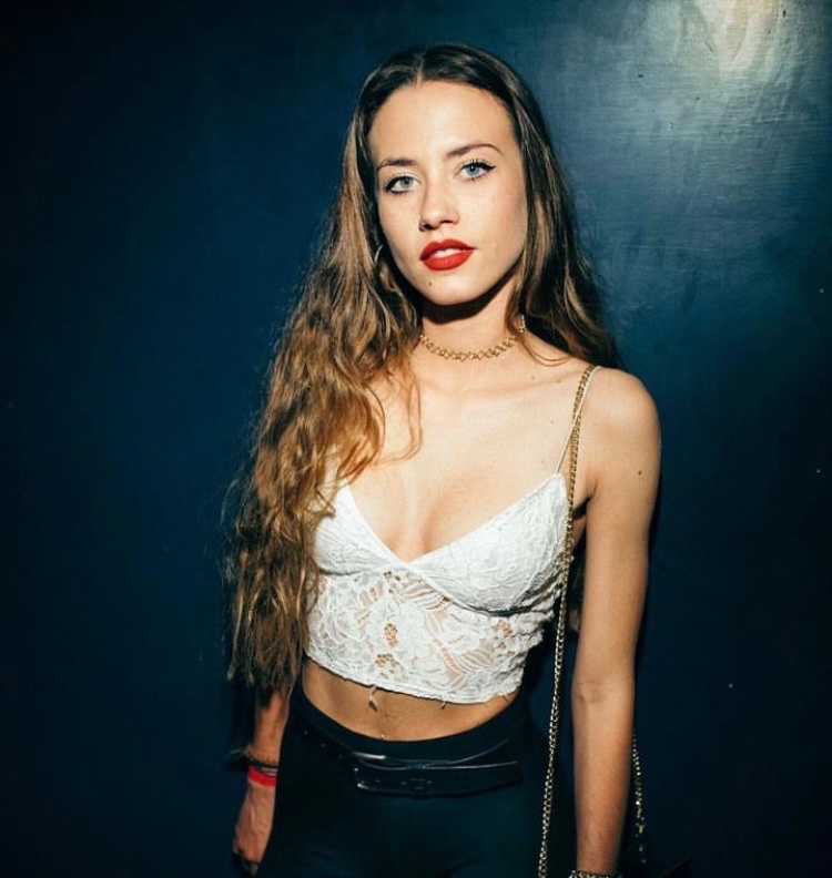 Paula — Model & Hostess in Oviedo photo 1