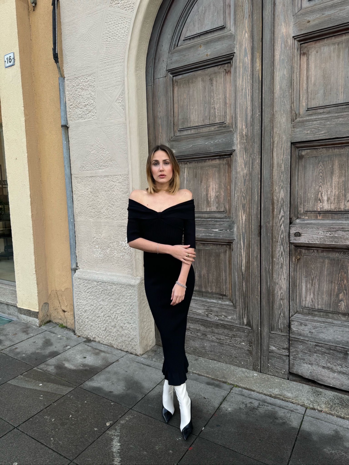 Alessia — Model & Hostess in Magenta photo 1