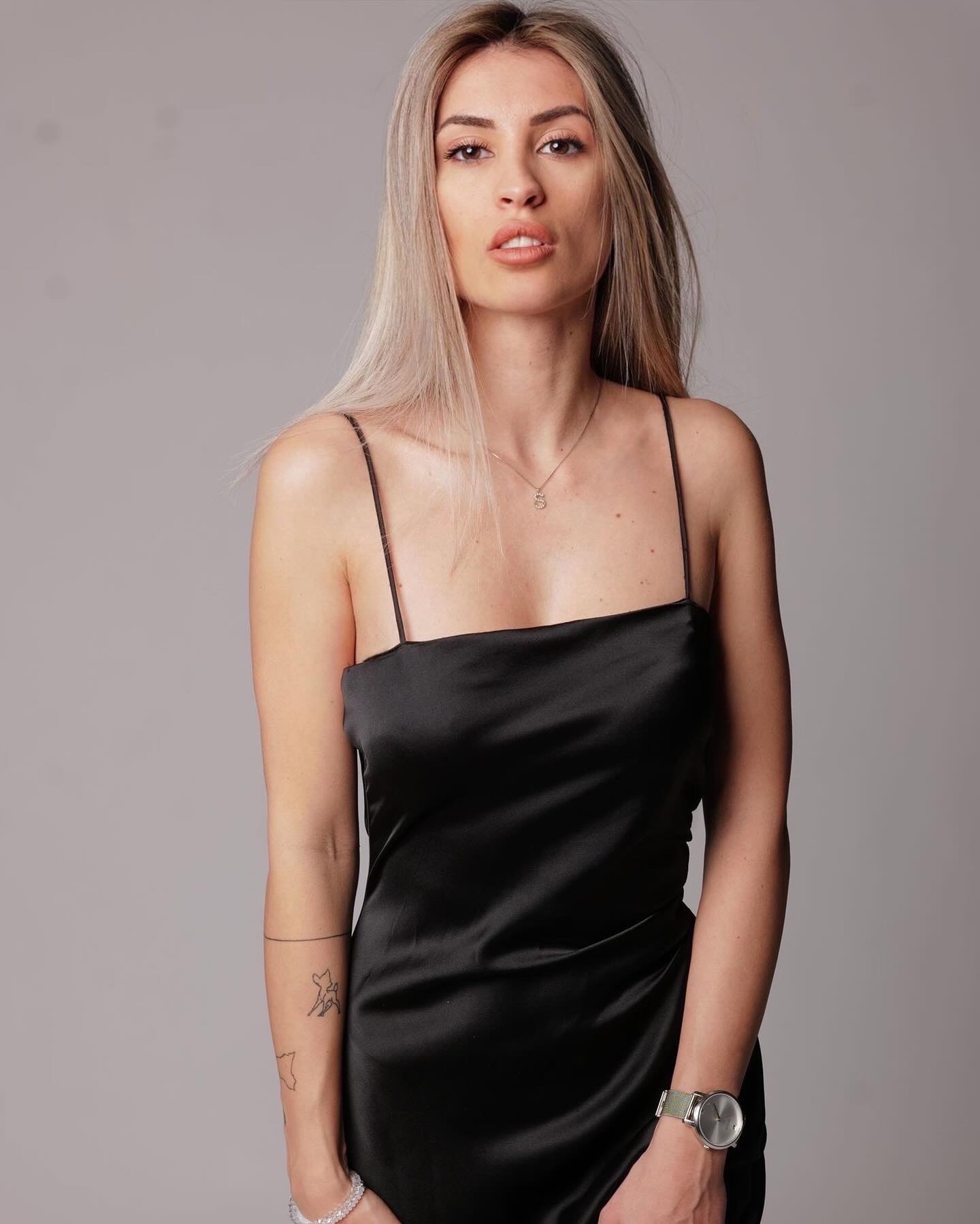 Sara — Model & Hostess in Villar Perosa photo 1