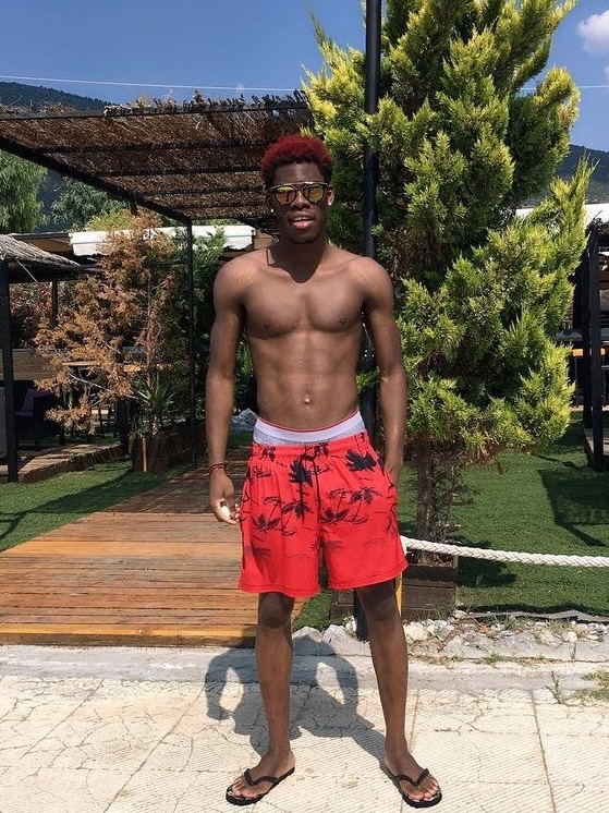 Yousouf — Model & Host in Athina photo 5