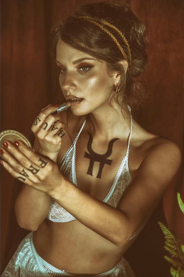 Elena — Model & Hostess in Athens photo 8