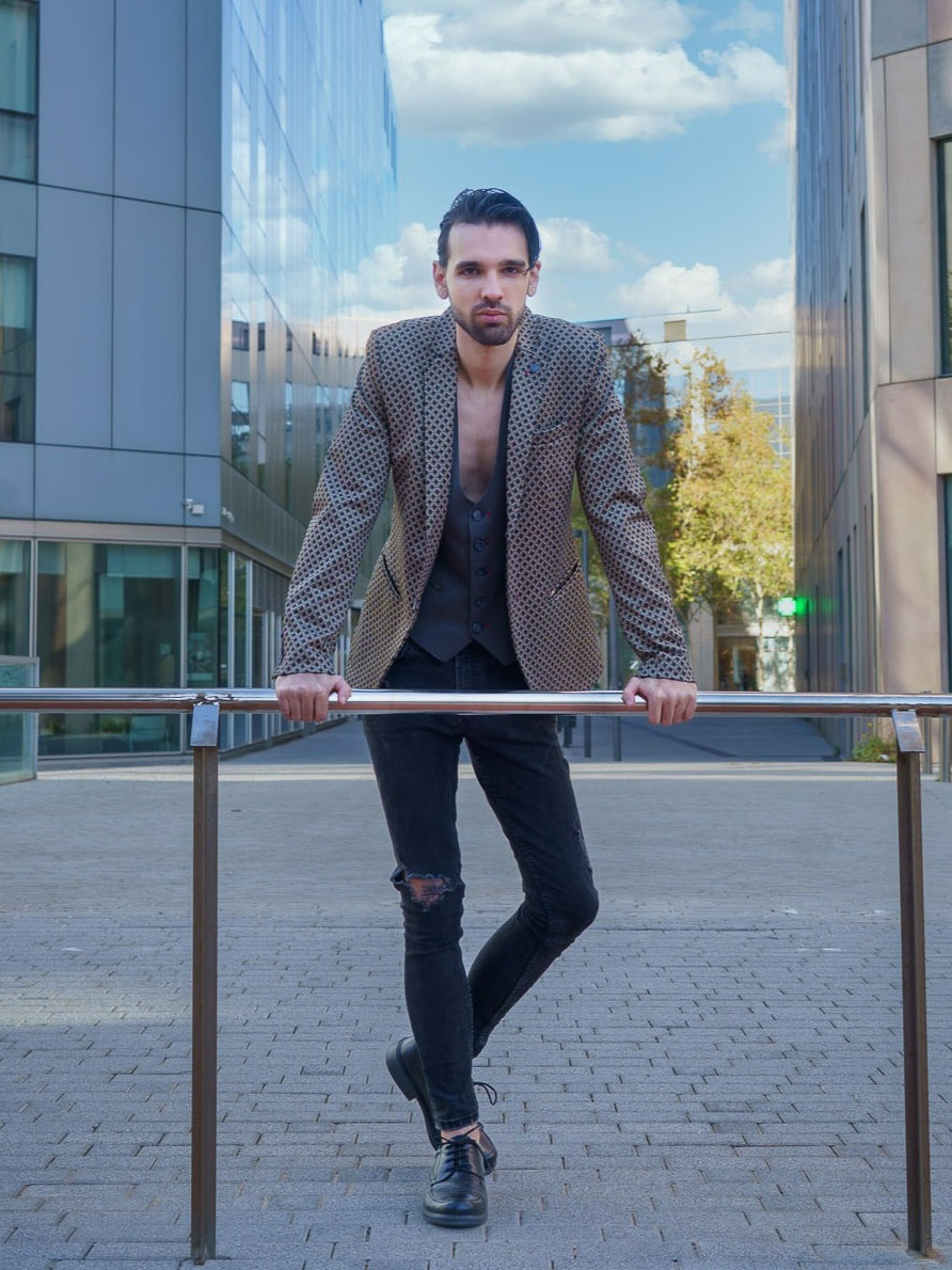 David — Model & Host in Rub&iacute; photo 4